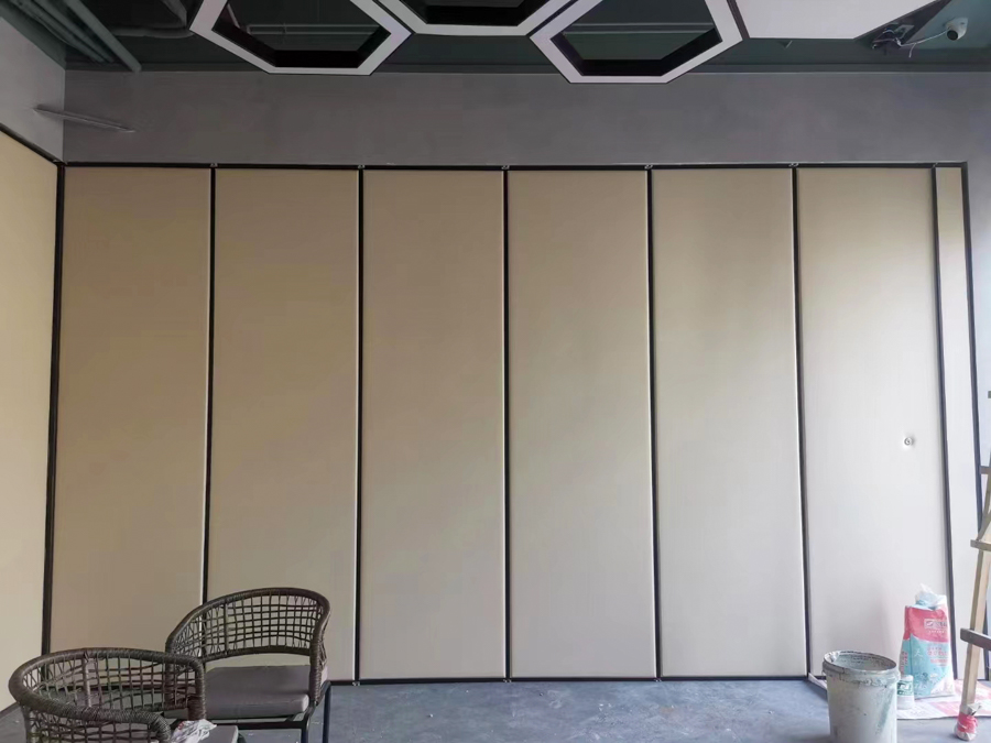 85款軟包活動隔斷.jpg